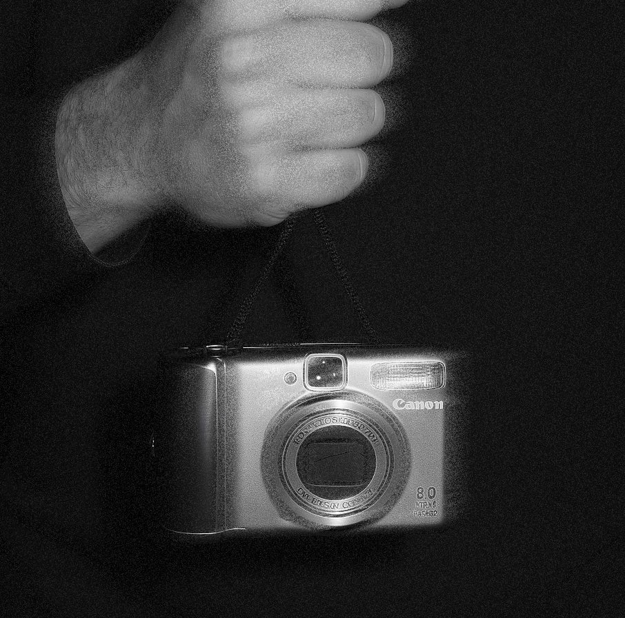 COMPACT & EASY-TO-USE DIGICAMS