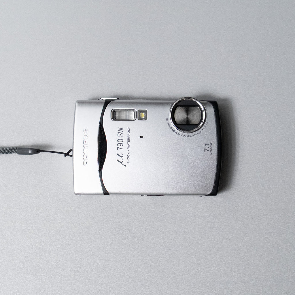 Olympus MJU 790 SW Kit