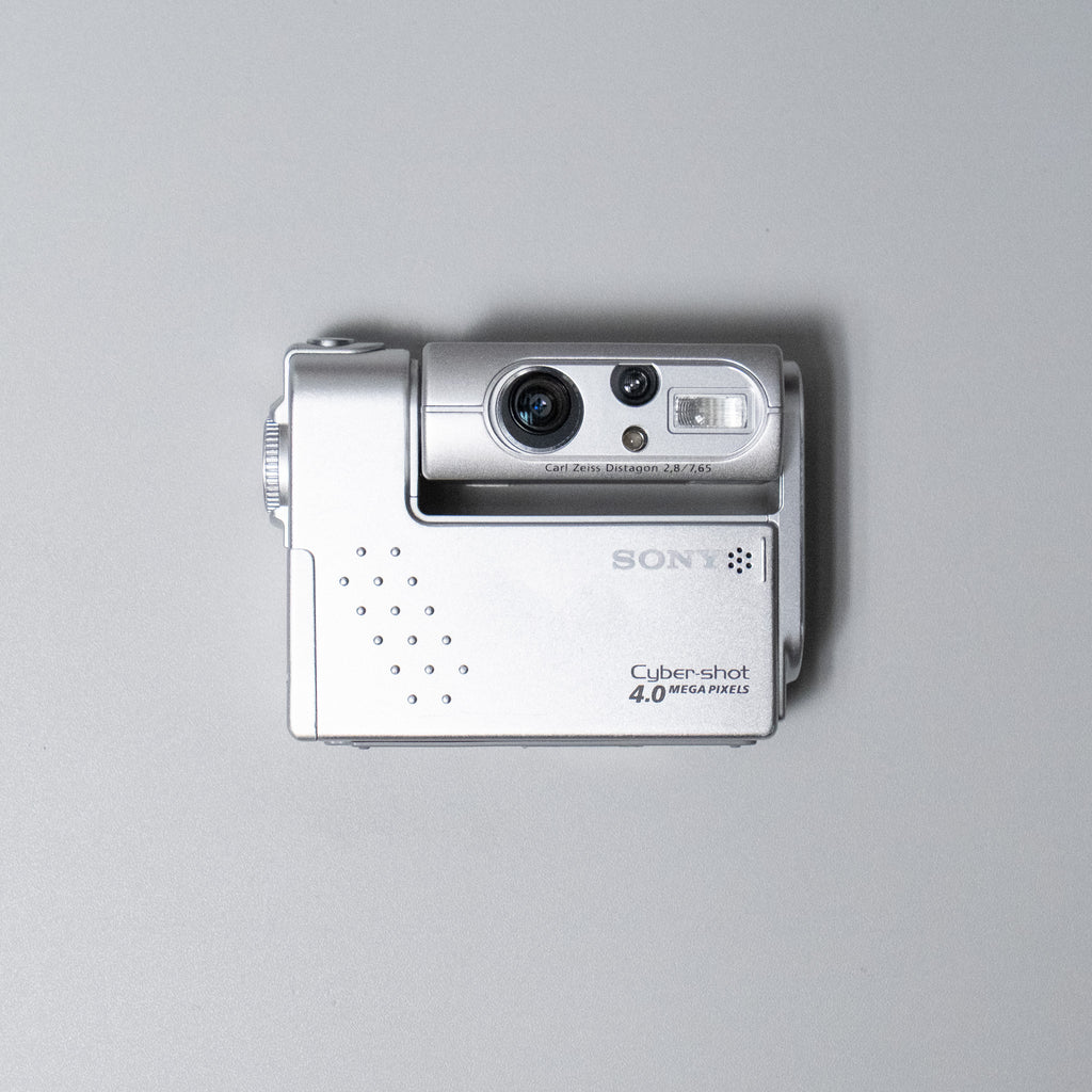 Sony Cyber-shot DSC-F77