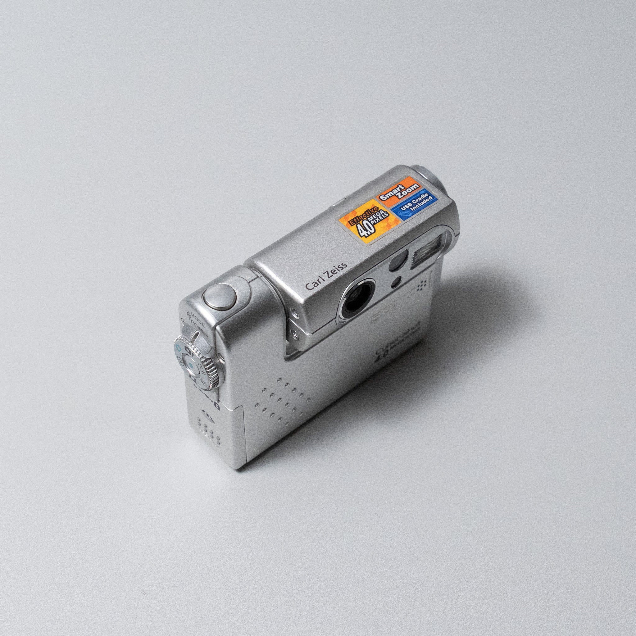 Sony Cyber-shot DSC-F77