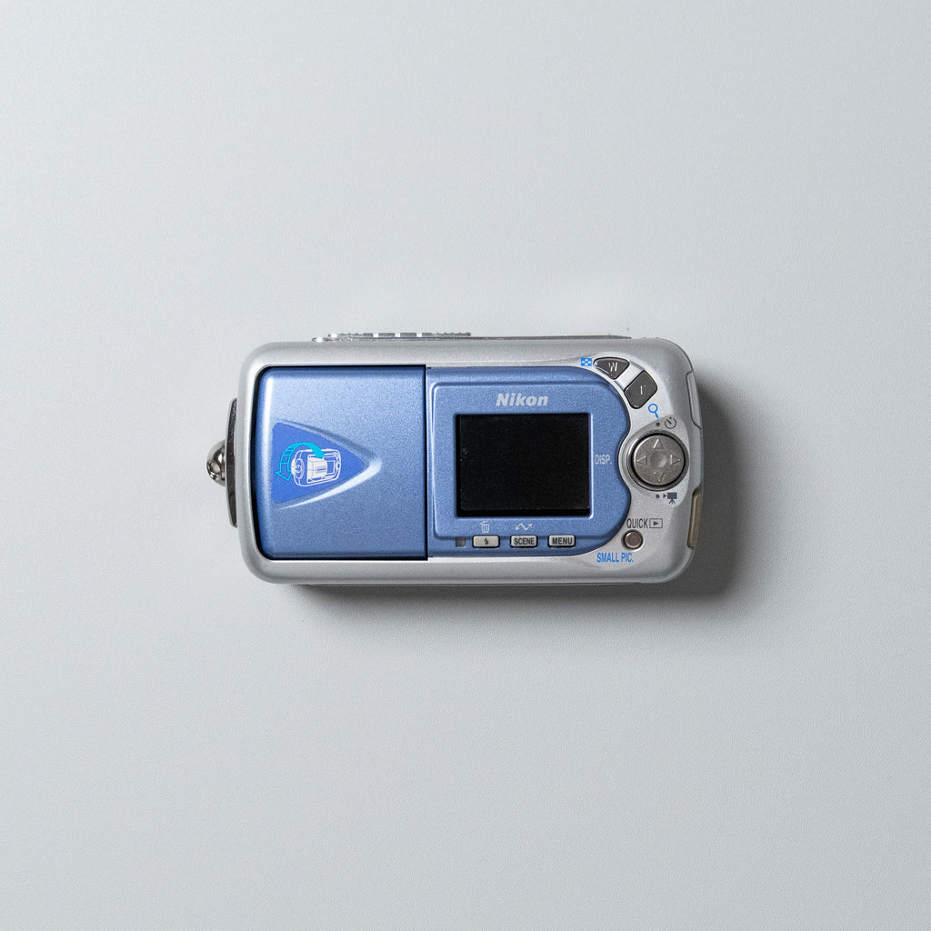 Nikon Coolpix 2500 Digicam Kit