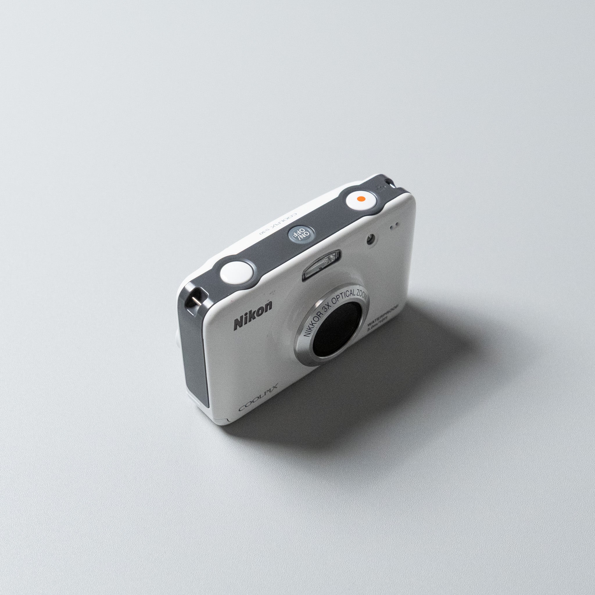 Nikon COOLPIX S30 Digicam Kit