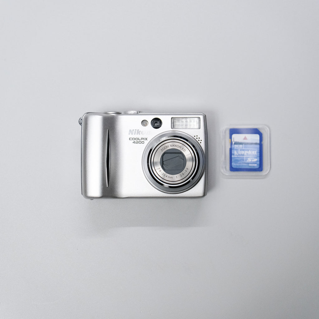 Nikon Coolpix 4200 Kit