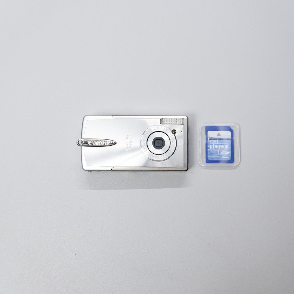 Silver Canon IXUS i Kit