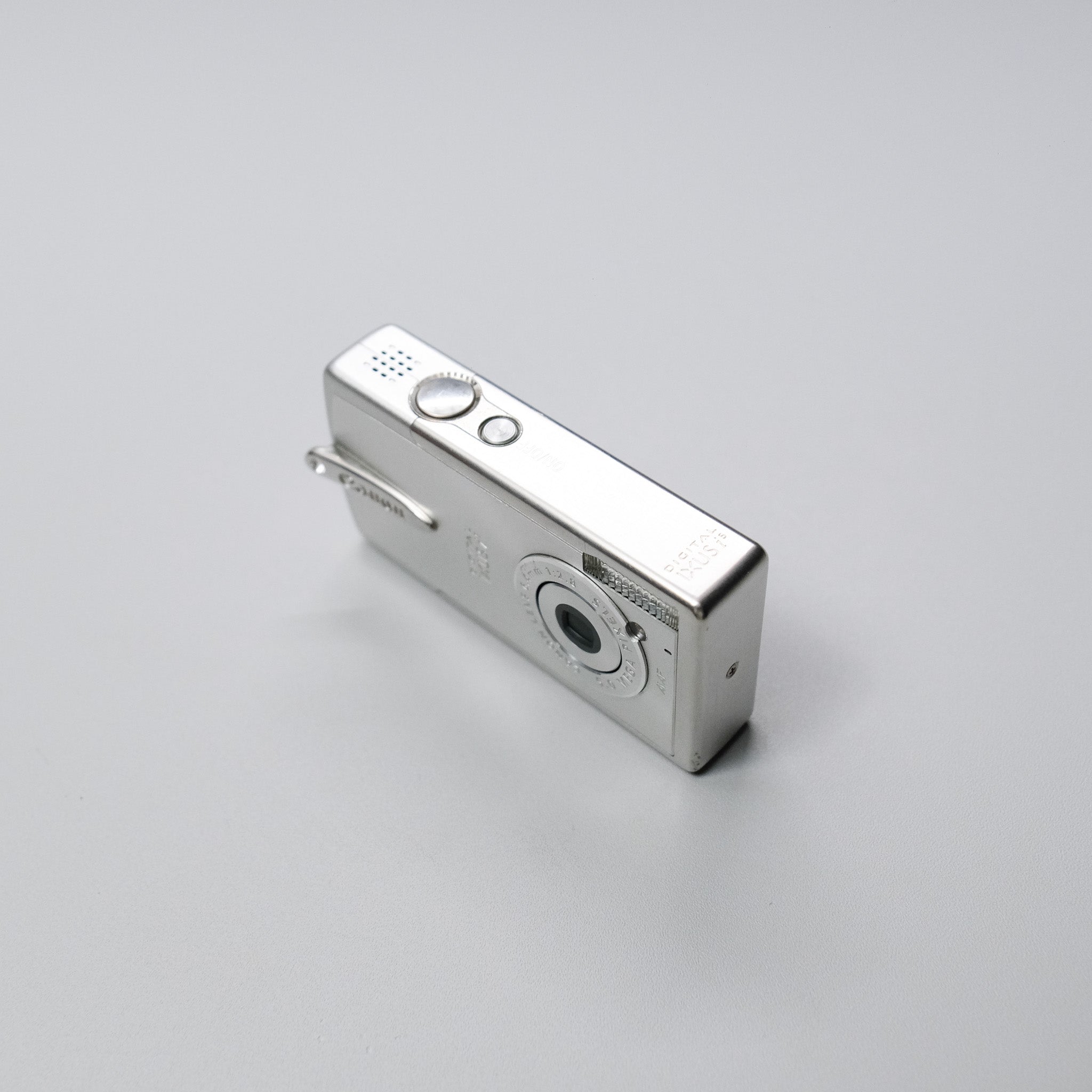 Silver Canon IXUS i Kit