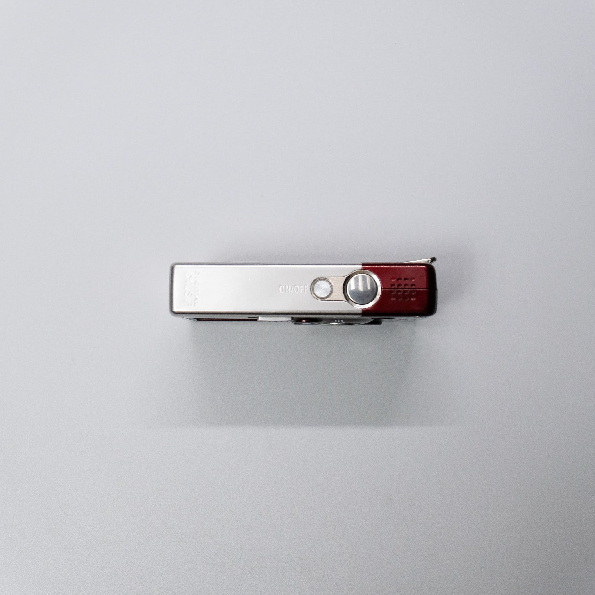 Red Canon IXUS i Kit