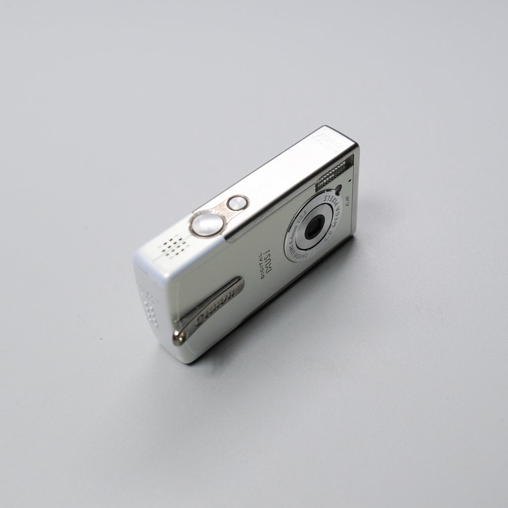 Pearl White Canon IXUS i Kit