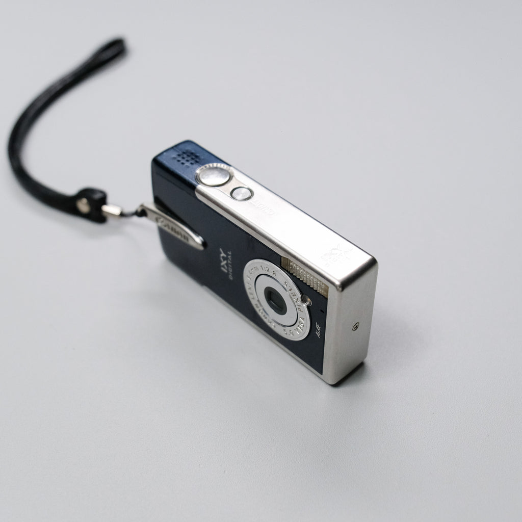 Blue Canon IXUS i Kit