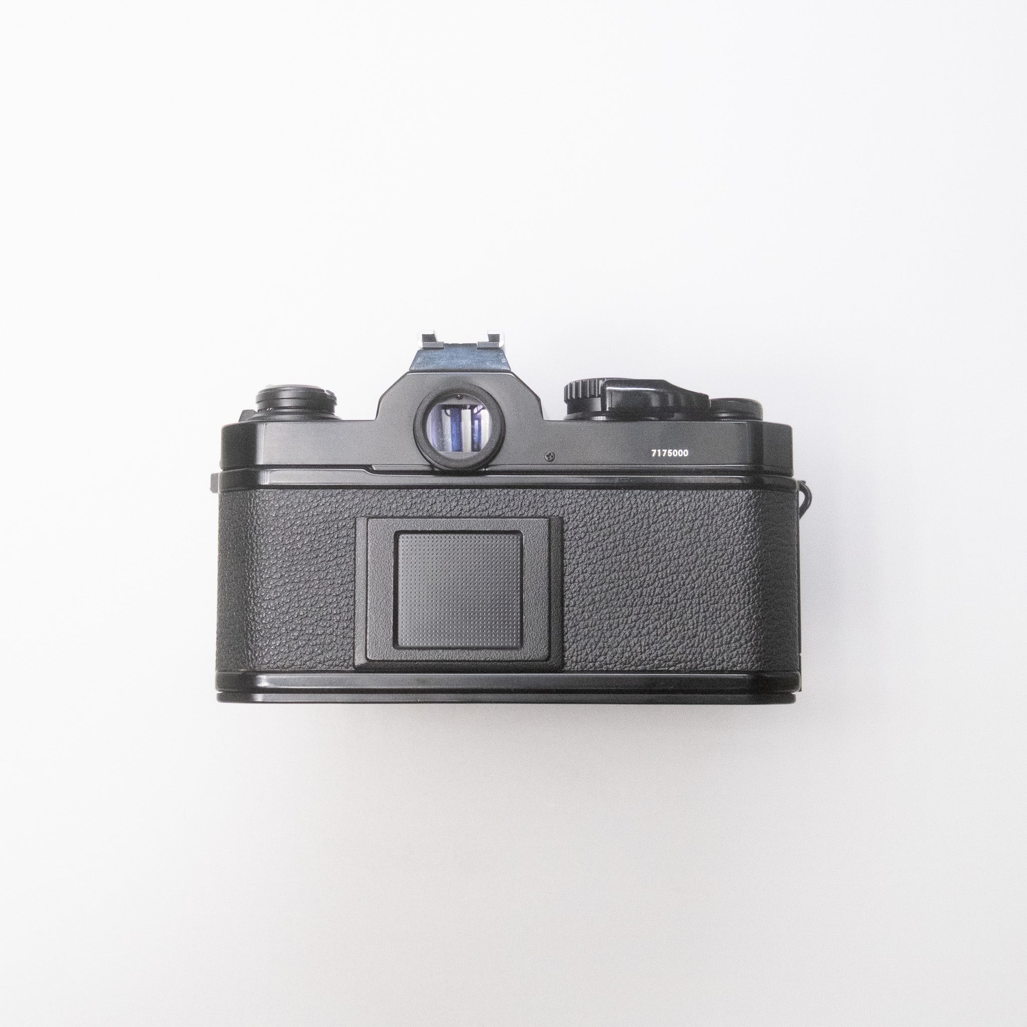 Nikon FM2 + 50mm f/2 Kit