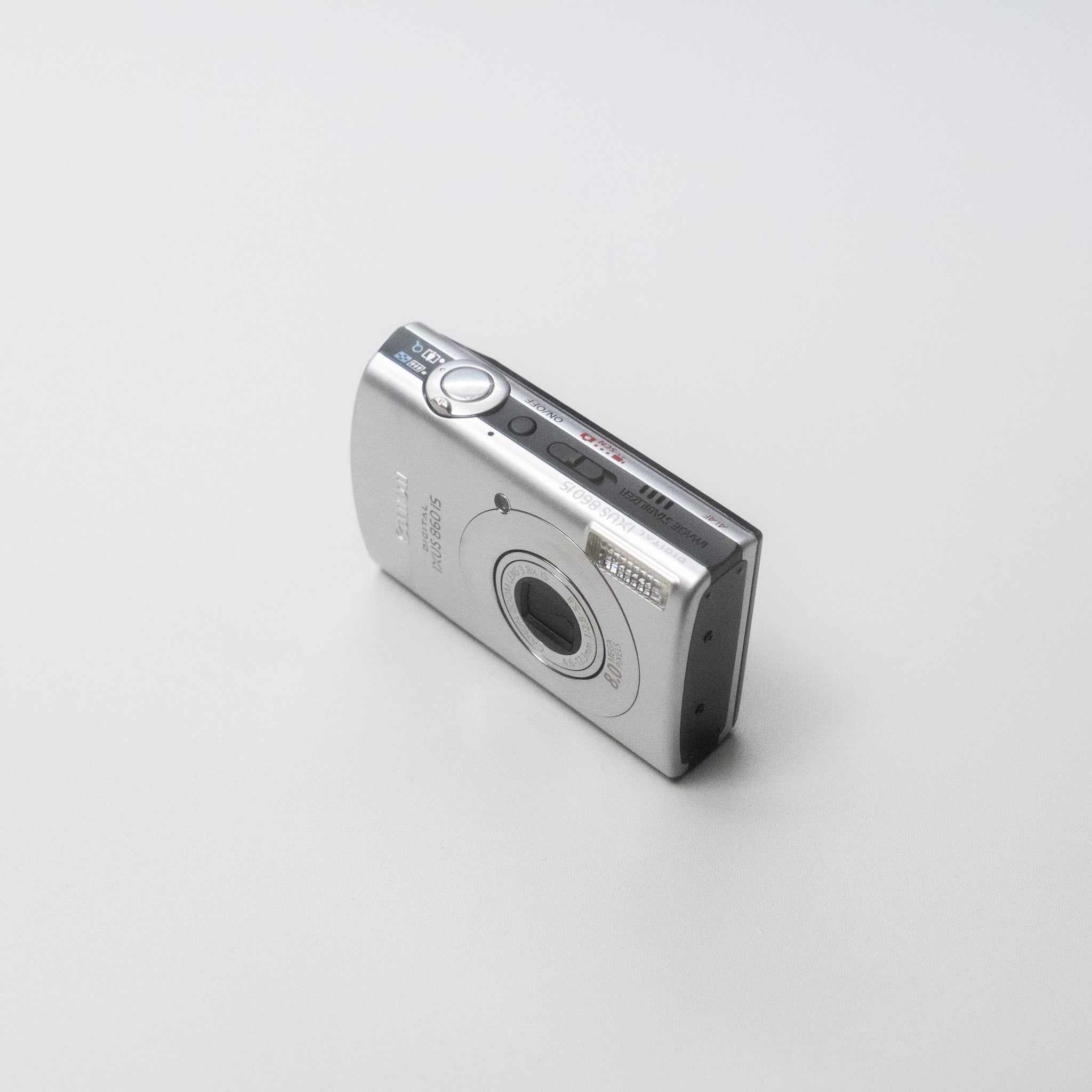 Canon IXY DIGITAL 860 IS Digicam Kit