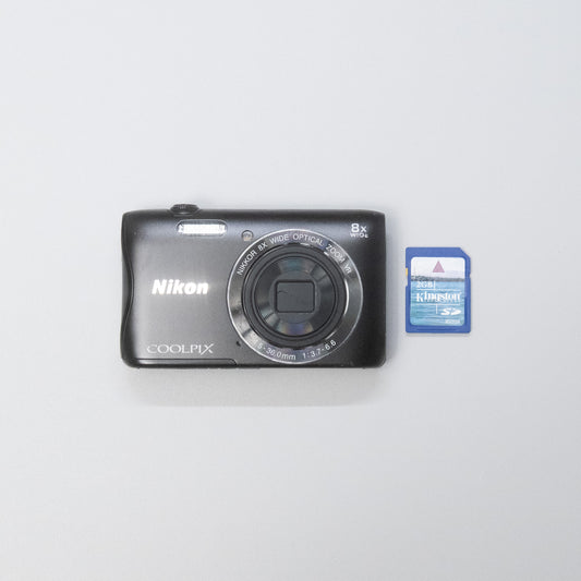 Nikon Coolpix S3700 Digicam Kit