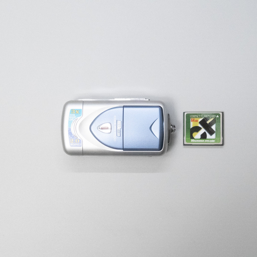 Nikon Coolpix 2500 Digicam Kit