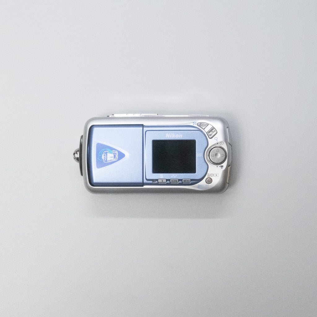 Nikon Coolpix 2500 Digicam Kit